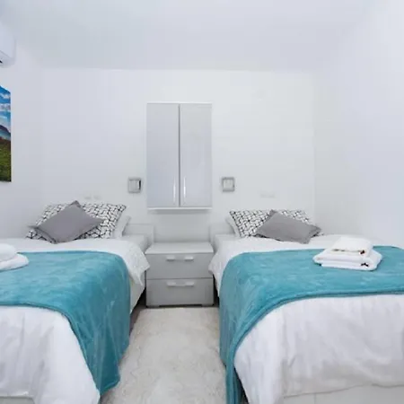 Agava Lux Apartment *