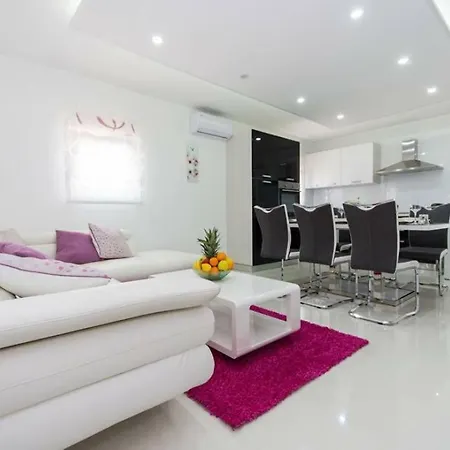 Apartment Agava Lux Trogir