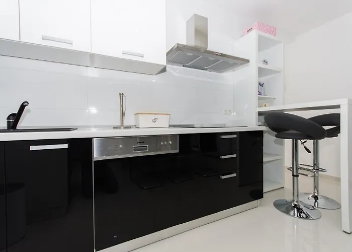 Agava Lux تروغير