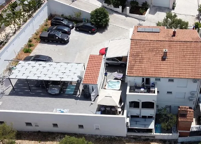 Agava Lux * تروغير