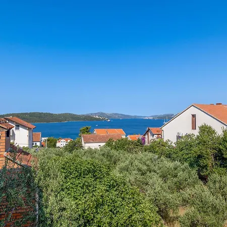 Agava Lux Διαμέρισμα Τρογκίρ