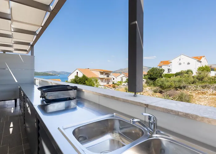 Agava Lux Διαμέρισμα Τρογκίρ